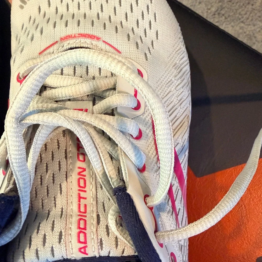 Brooks Women's Gray Athletic Shoes with Pink Highlights - Addiction GTS - Picture 5 of 5
